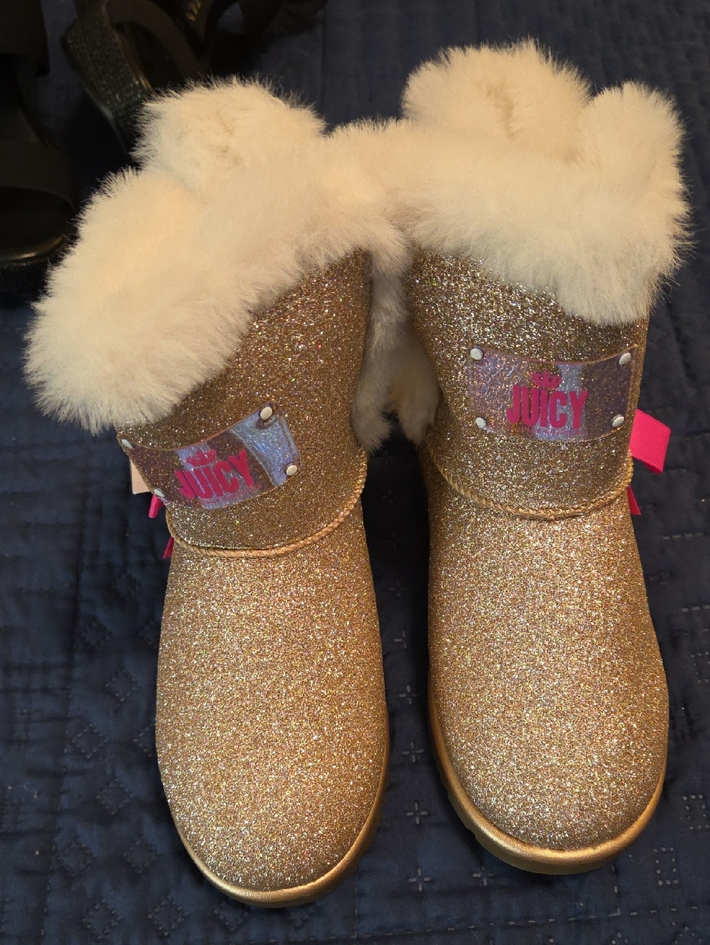 Juicy Couture Girls' Gold Glitter Boots with Cream Faux Fur
